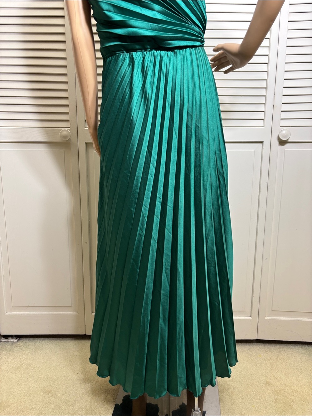 Abercrombie & Fitch Giselle Pleated One-Shoulder Midi Satin Green Dress Medium - Picture 12 of 16